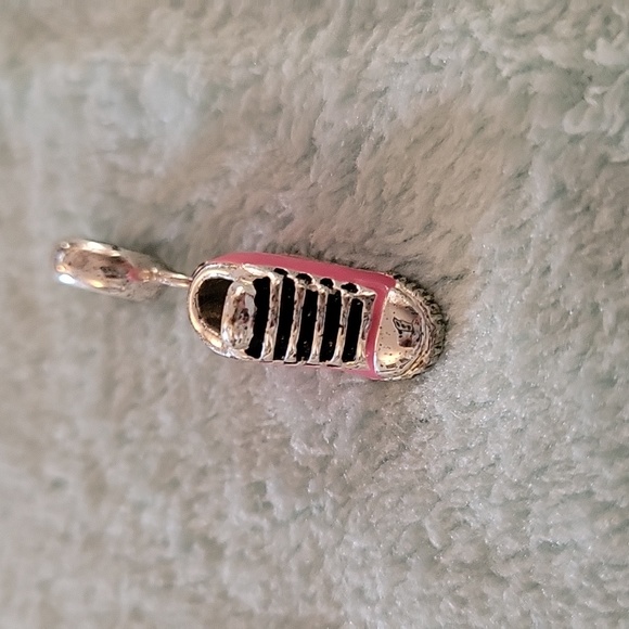 High Top Charm🧡 - Picture 2 of 5